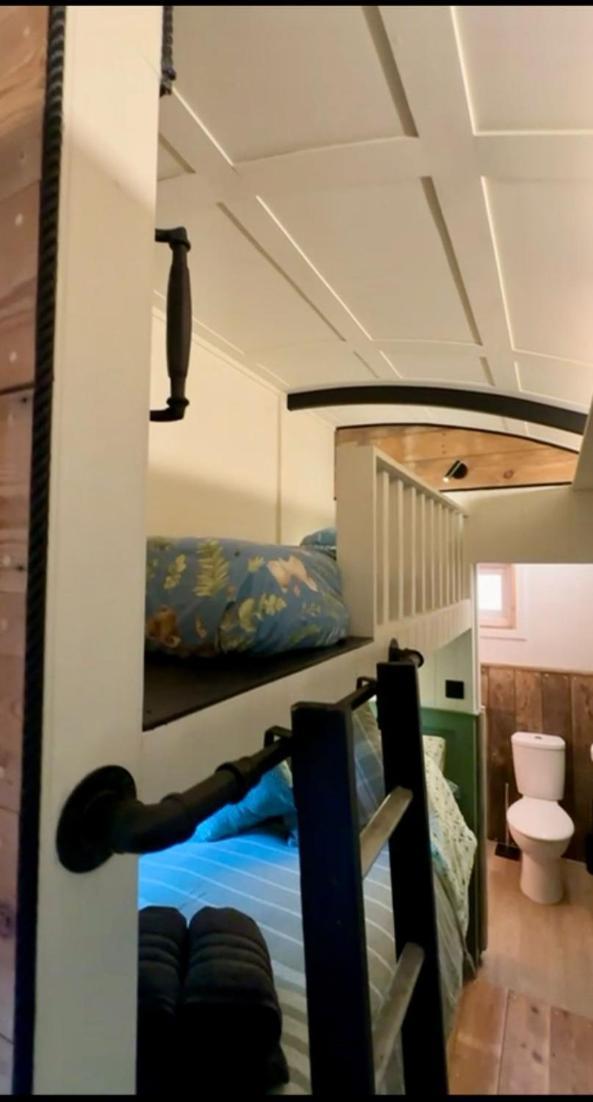 The Holly Hut Hotel Burton  Eksteriør billede